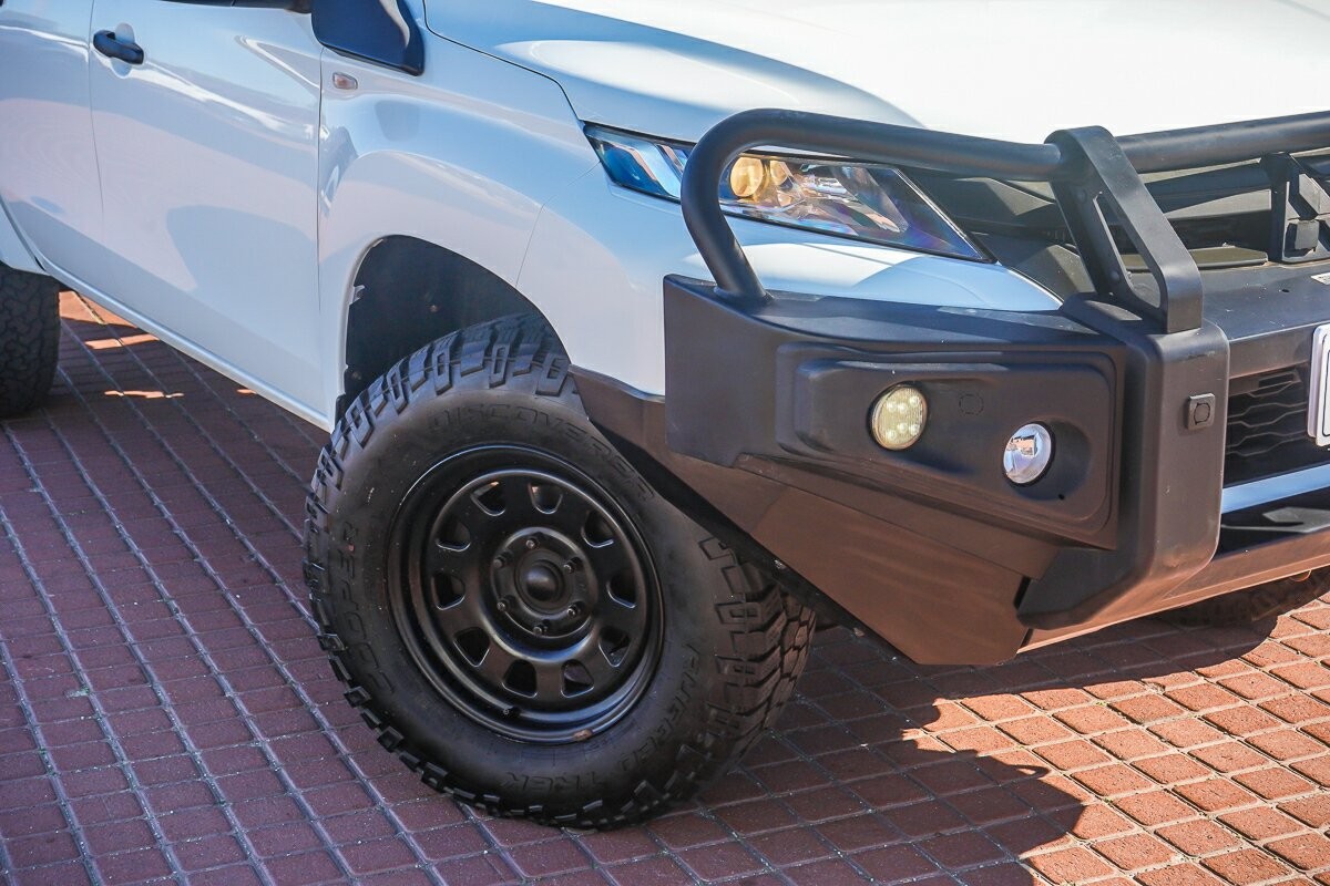 Mitsubishi Triton image 2