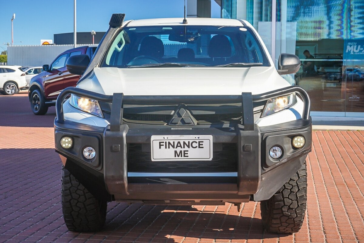 Mitsubishi Triton image 3