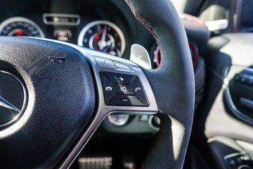 https://vehicle-cdn.autoleague.cloud/32225_81009811_16.jpg