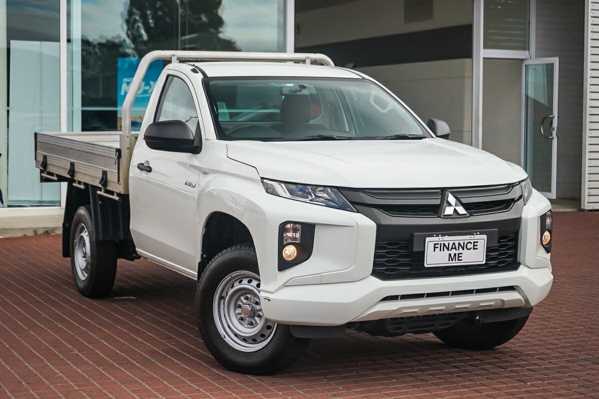 Mitsubishi Triton image 1