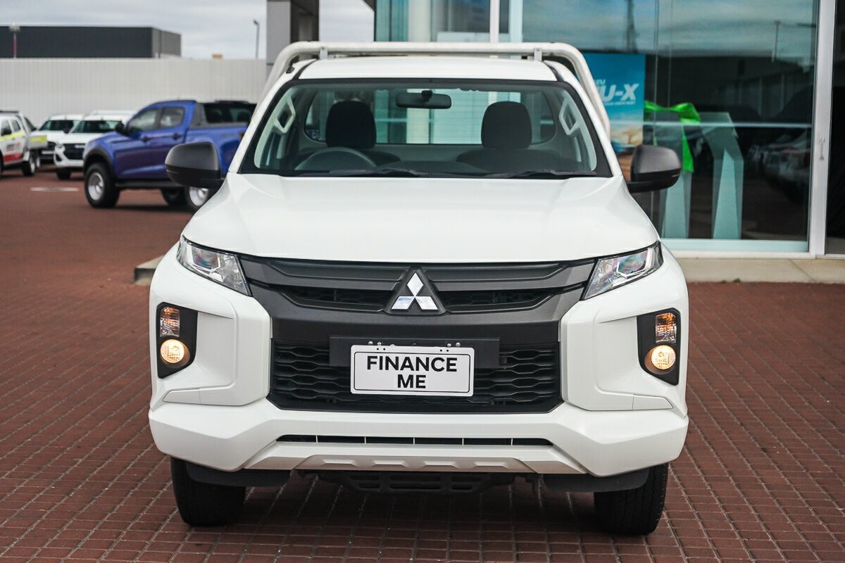 Mitsubishi Triton image 3