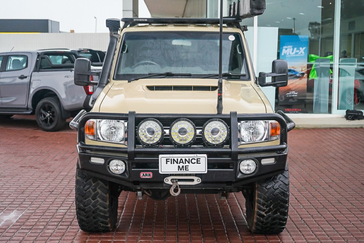 Toyota Landcruiser image 3