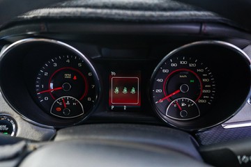 https://vehicle-cdn.autoleague.cloud/32225_81009824_18.jpg