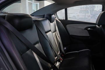 https://vehicle-cdn.autoleague.cloud/32225_81009824_5.jpg