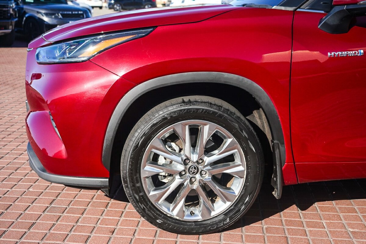 Toyota Kluger image 4