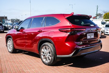 https://vehicle-cdn.autoleague.cloud/32225_81009825_6.jpg