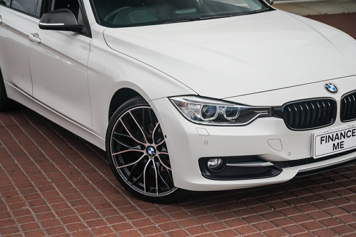 BMW 3 Series image 2