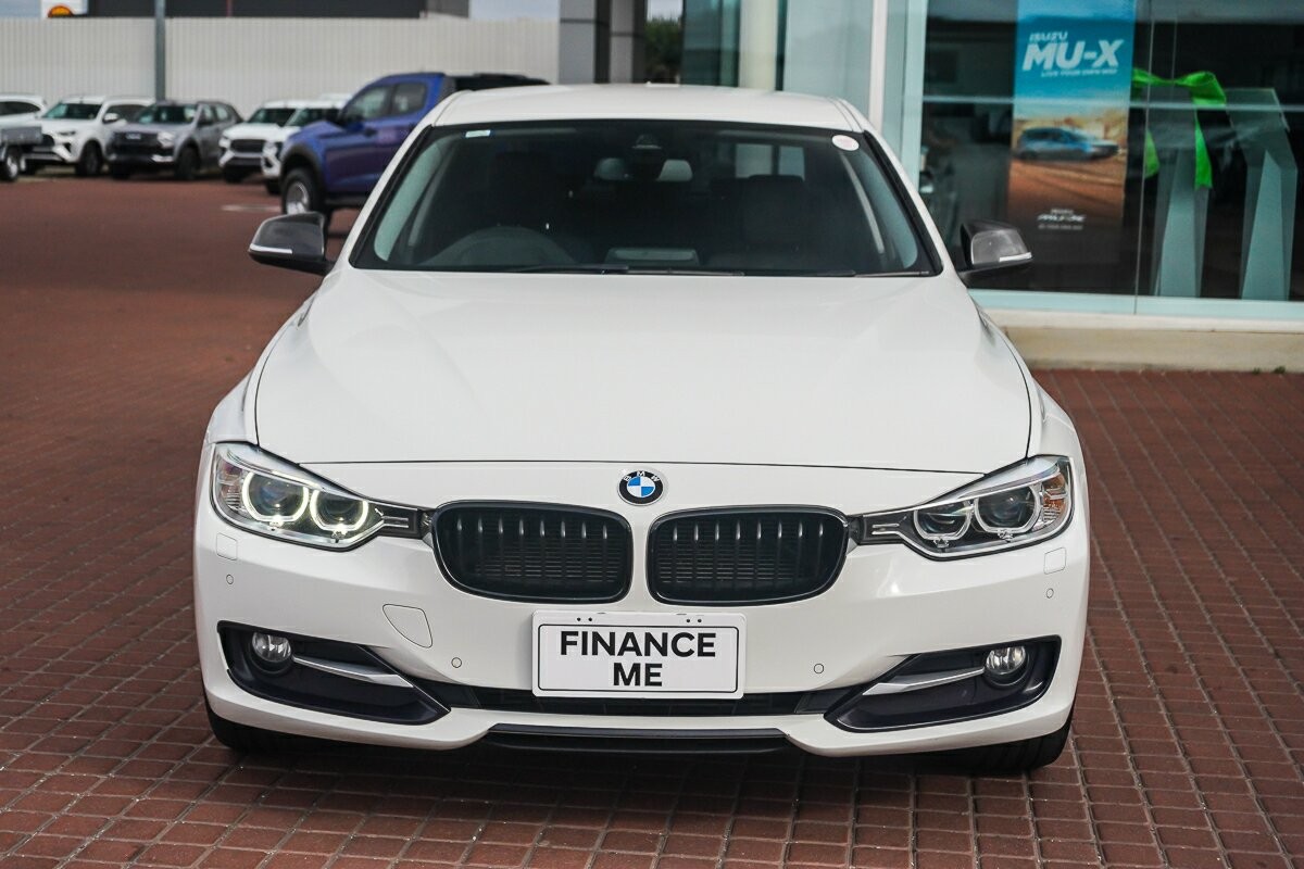 BMW 3 Series image 3