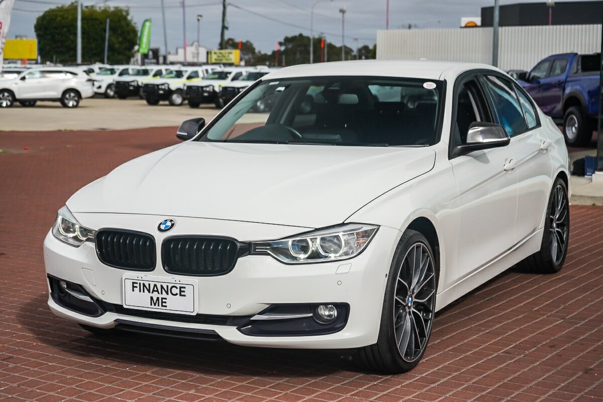 BMW 3 Series image 4