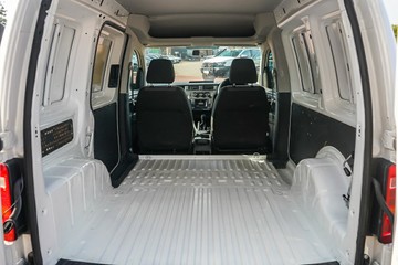 https://vehicle-cdn.autoleague.cloud/32225_81009838_17.jpg