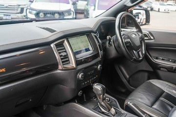 https://vehicle-cdn.autoleague.cloud/32225_81009843_17.jpg