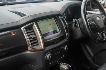 https://vehicle-cdn.autoleague.cloud/32225_81009843_18.jpg
