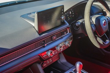 https://vehicle-cdn.autoleague.cloud/32225_81009849_13.jpg