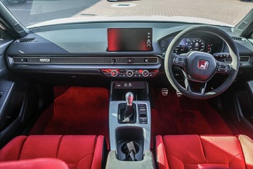 https://vehicle-cdn.autoleague.cloud/32225_81009849_16.jpg