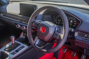 https://vehicle-cdn.autoleague.cloud/32225_81009849_19.jpg