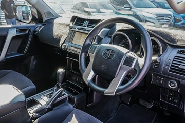 https://vehicle-cdn.autoleague.cloud/32225_81009850_19.jpg