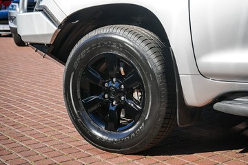 https://vehicle-cdn.autoleague.cloud/32225_81009850_4.jpg