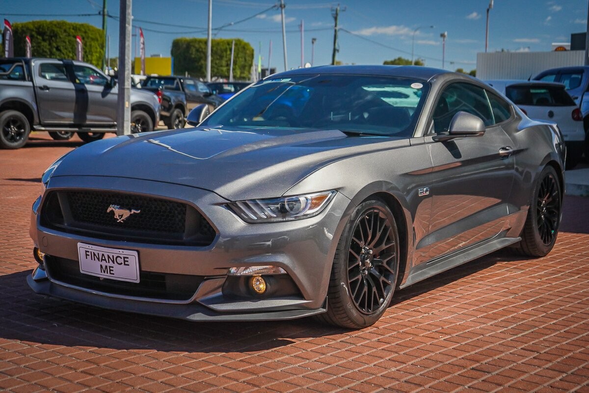 Ford Mustang image 4