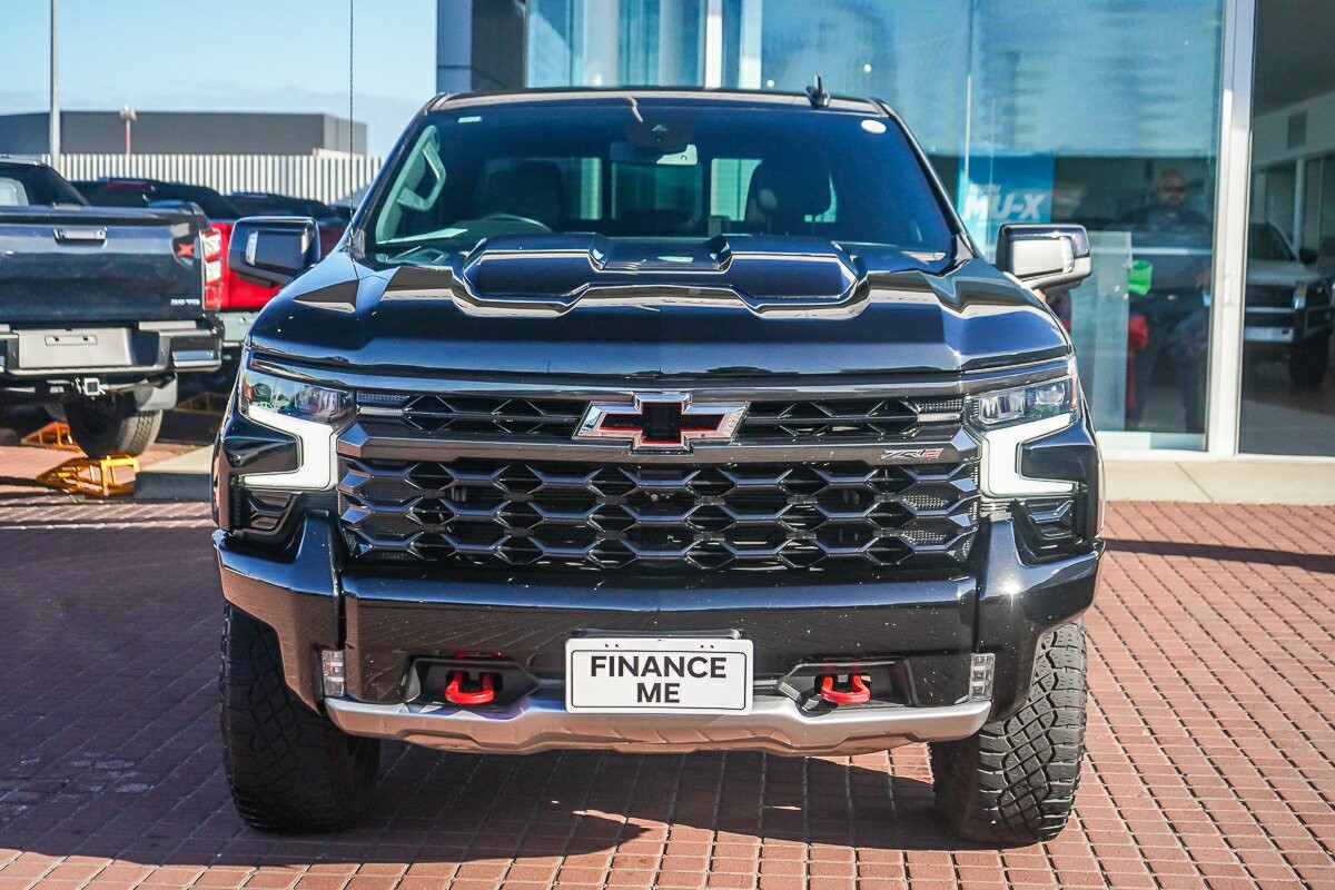 Chevrolet Silverado image 3