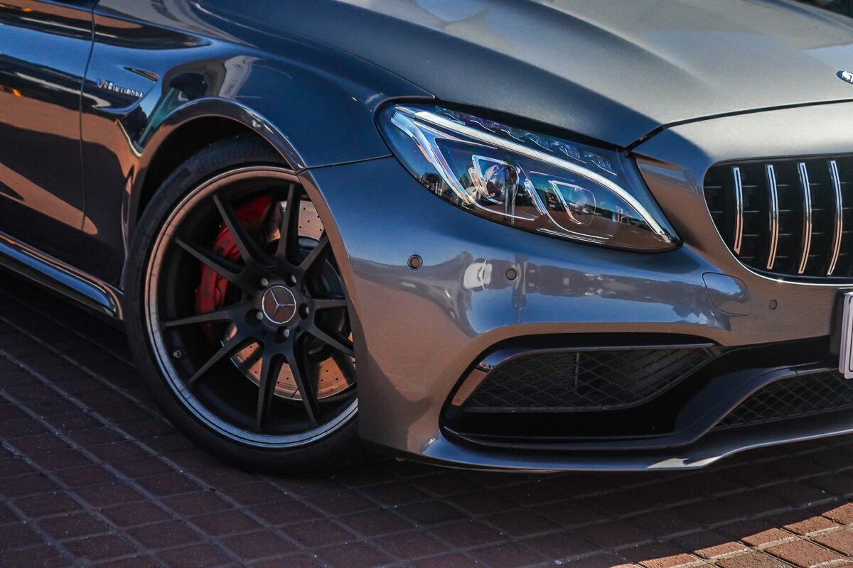 Mercedes Benz C-class image 2