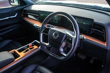 https://vehicle-cdn.autoleague.cloud/32225_81009864_13.jpg