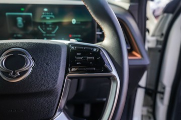 https://vehicle-cdn.autoleague.cloud/32225_81009864_14.jpg
