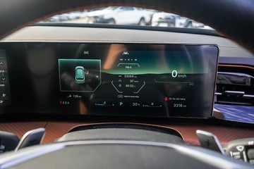https://vehicle-cdn.autoleague.cloud/32225_81009864_16.jpg