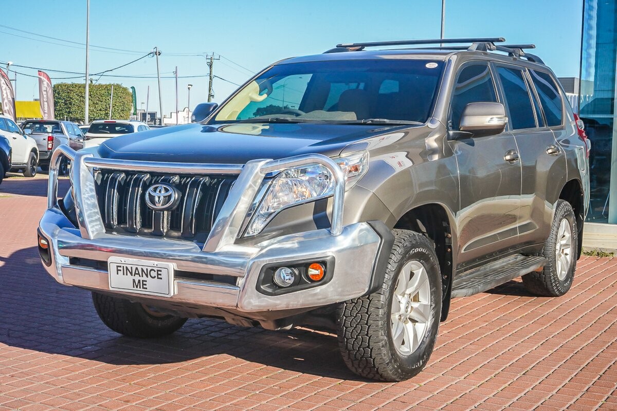 Toyota Landcruiser Prado image 4