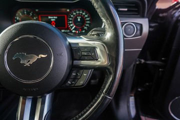 https://vehicle-cdn.autoleague.cloud/32225_81009871_12.jpg