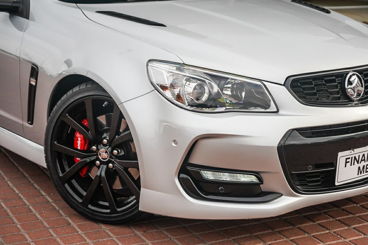 Holden Commodore image 2