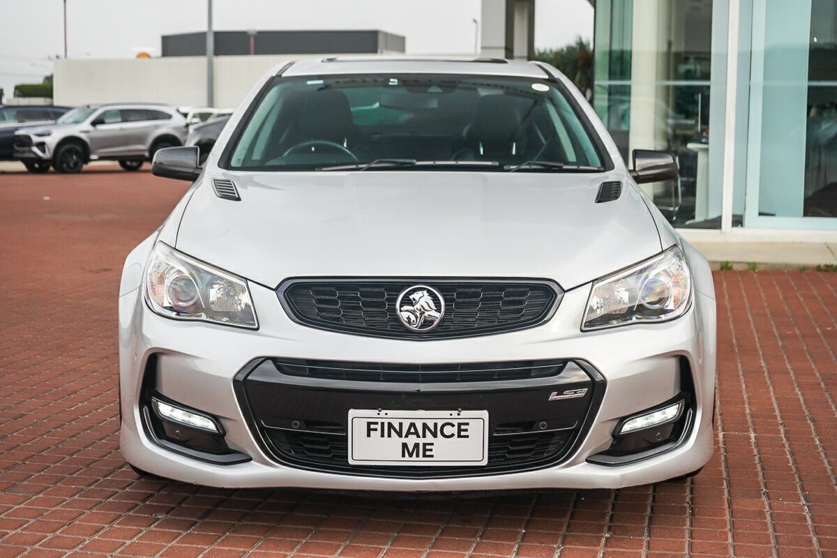 Holden Commodore image 3