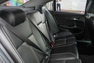 https://vehicle-cdn.autoleague.cloud/32225_81009874_9.jpg