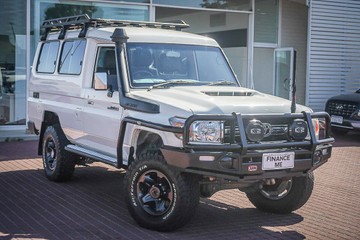https://vehicle-cdn.autoleague.cloud/32225_81009877_1.jpg