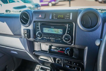 https://vehicle-cdn.autoleague.cloud/32225_81009877_13.jpg
