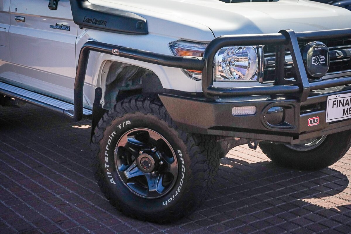 Toyota Landcruiser image 2