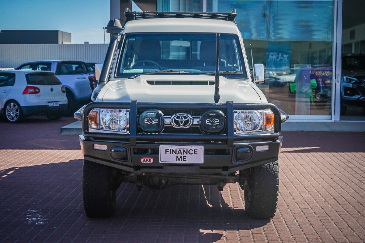 Toyota Landcruiser image 3