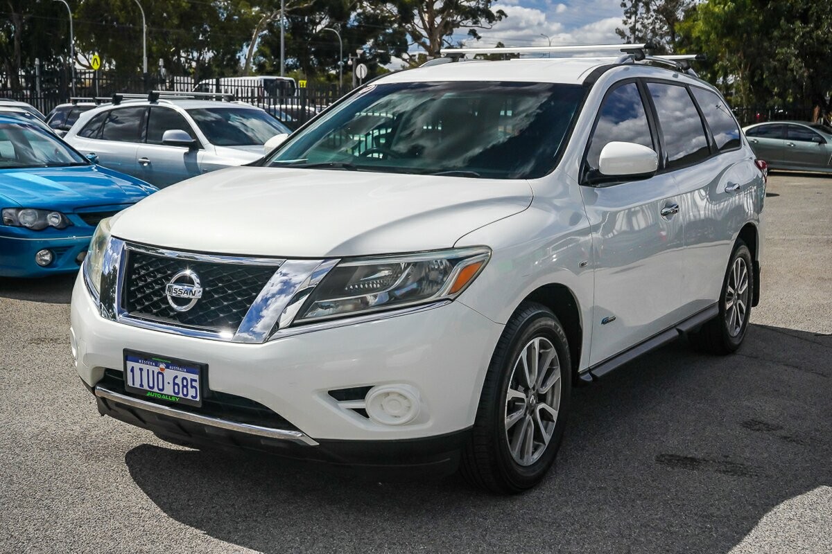 Nissan Pathfinder image 4