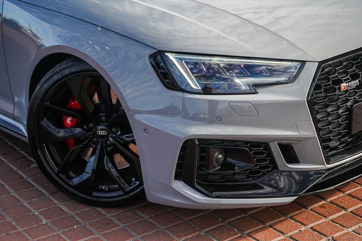 Audi Rs4 image 2