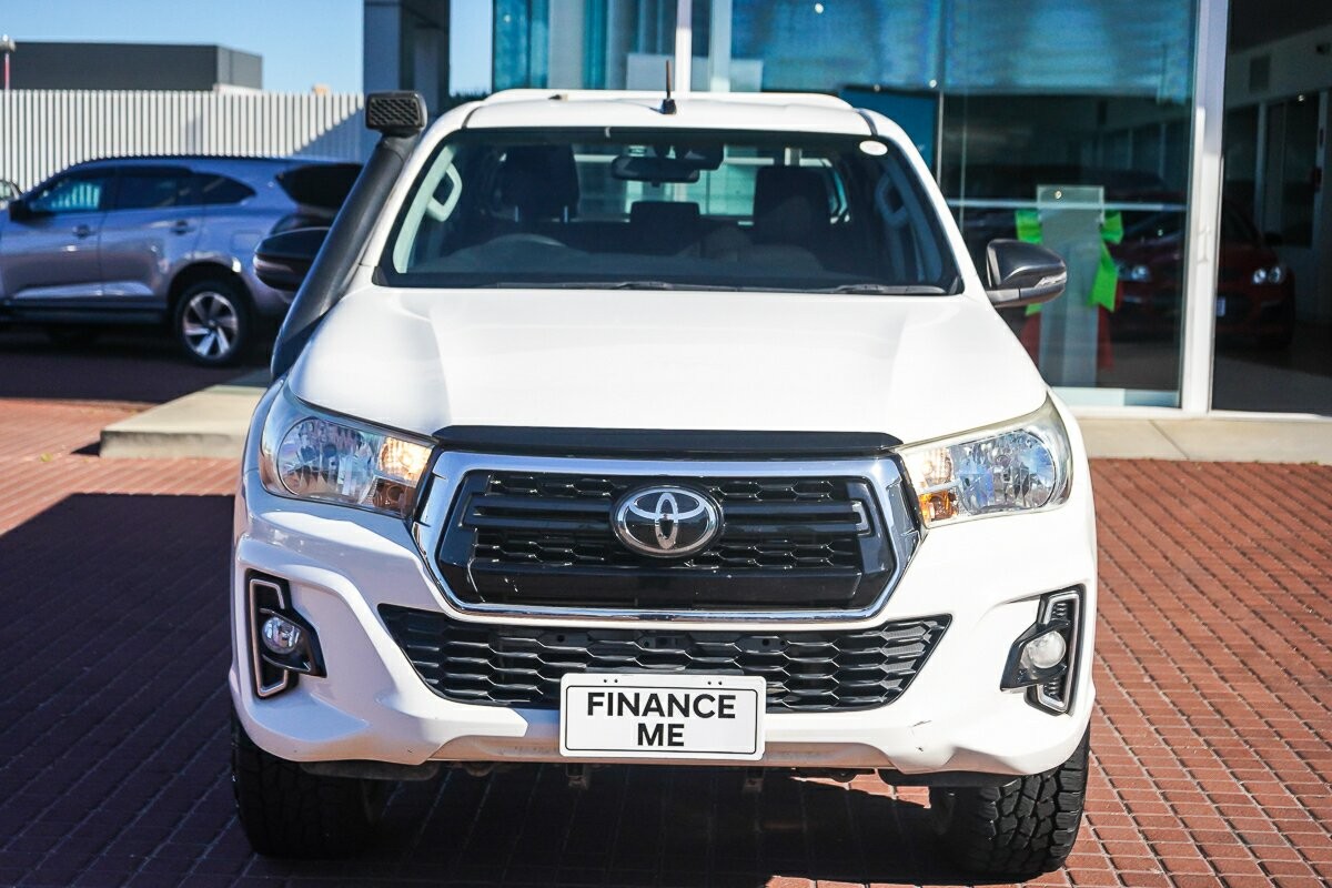 Toyota Hilux image 3