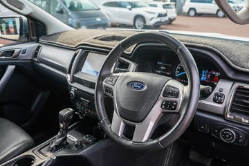 https://vehicle-cdn.autoleague.cloud/32225_81009899_12.jpg