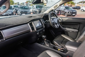 https://vehicle-cdn.autoleague.cloud/32225_81009899_21.jpg