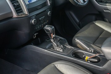 https://vehicle-cdn.autoleague.cloud/32225_81009899_23.jpg