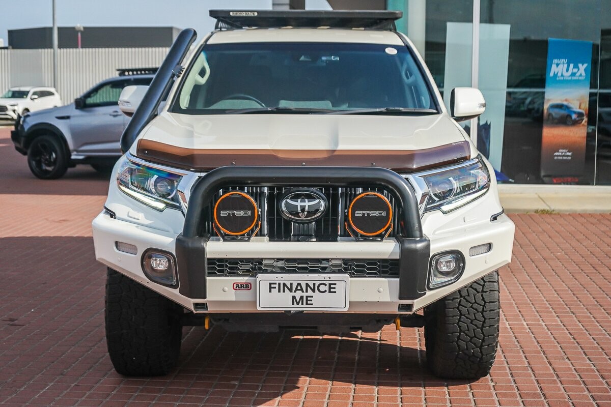 Toyota Landcruiser Prado image 3