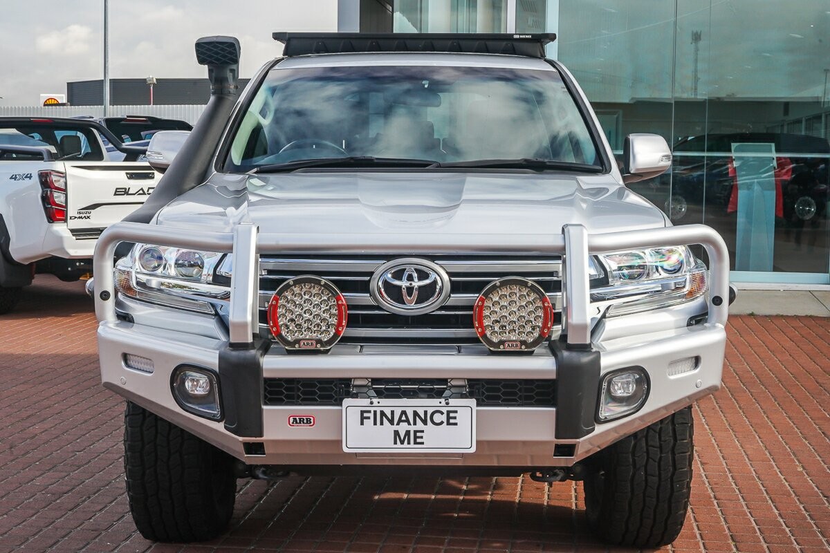 Toyota Landcruiser image 3