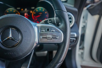 https://vehicle-cdn.autoleague.cloud/32225_81009924_13.jpg