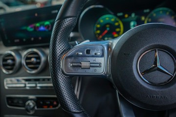 https://vehicle-cdn.autoleague.cloud/32225_81009924_14.jpg
