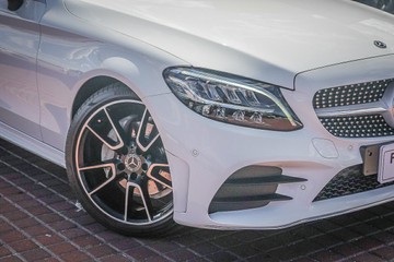 https://vehicle-cdn.autoleague.cloud/32225_81009924_2.jpg