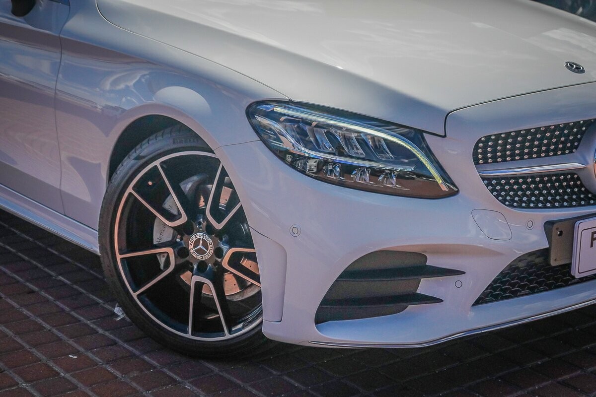 Mercedes Benz C-class image 2