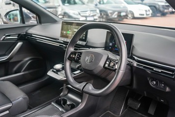https://vehicle-cdn.autoleague.cloud/32225_81009925_12.jpg