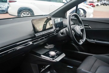 https://vehicle-cdn.autoleague.cloud/32225_81009925_19.jpg